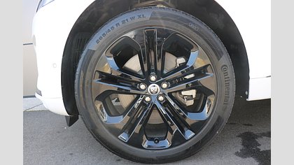 F-Pace 5