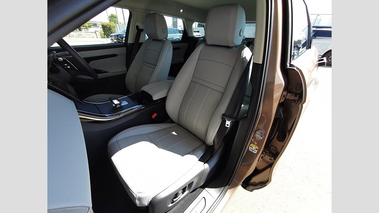 2025 認定中古車 Land Rover Range Rover Evoque コリンシアンブロンズ D200マイルドハイブリッド（ディーゼル） S