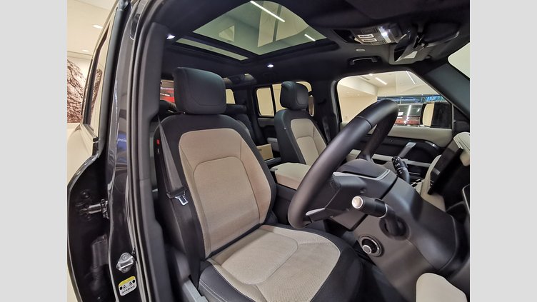 2023 認定中古車 Land Rover Defender 110 カルパチアングレイ D300 AWD（AT） X-DYNAMIC HSE