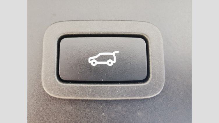 2017 認定中古車 Land Rover Range Rover Velar ユーロンホワイト D180 R-DYNAMIC SE