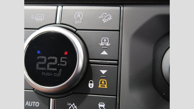 2021 認定中古車 Land Rover Defender 110 アイガーグレイ D300 AWD（AT） X