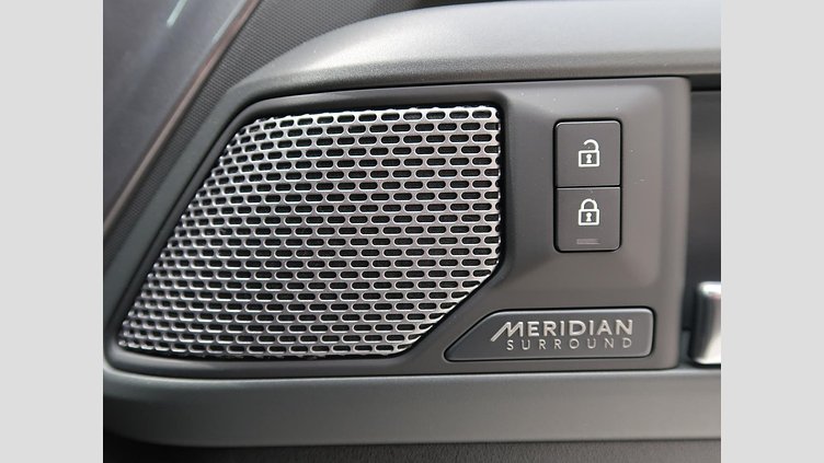 2021 認定中古車 Land Rover Defender 110 アイガーグレイ D300 AWD（AT） X