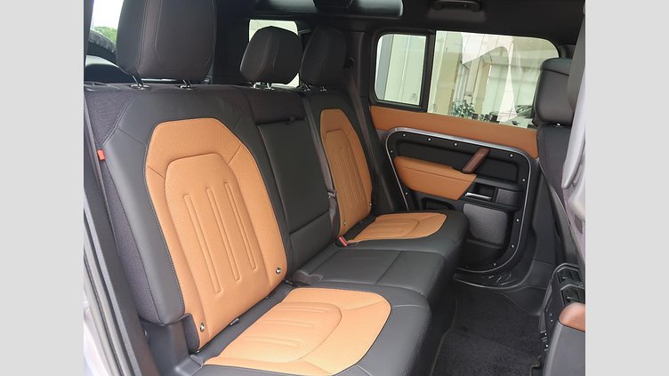 2021 認定中古車 Land Rover Defender 110 アイガーグレイ D300 AWD（AT） X