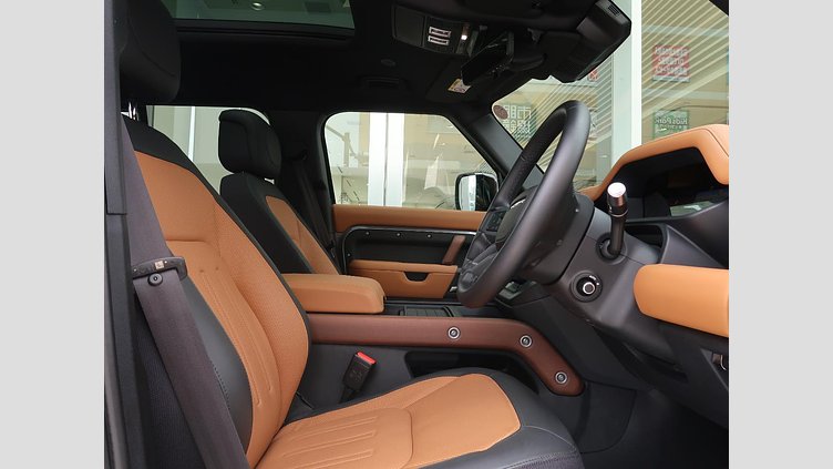 2021 認定中古車 Land Rover Defender 110 アイガーグレイ D300 AWD（AT） X