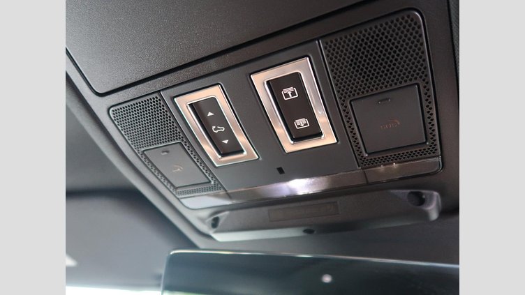 2021 認定中古車 Land Rover Defender 110 アイガーグレイ D300 AWD（AT） X