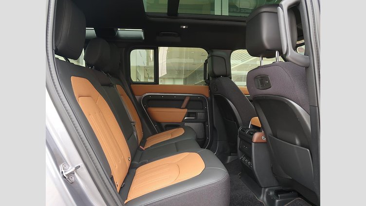 2021 認定中古車 Land Rover Defender 110 アイガーグレイ D300 AWD（AT） X