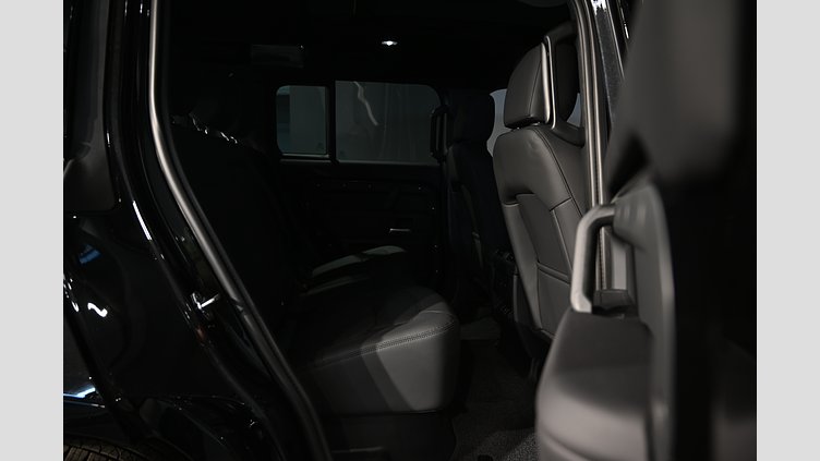 2026 Ny Land Rover Defender 110 Santorini Black AWD P300e PHEV X-Dynamic SE