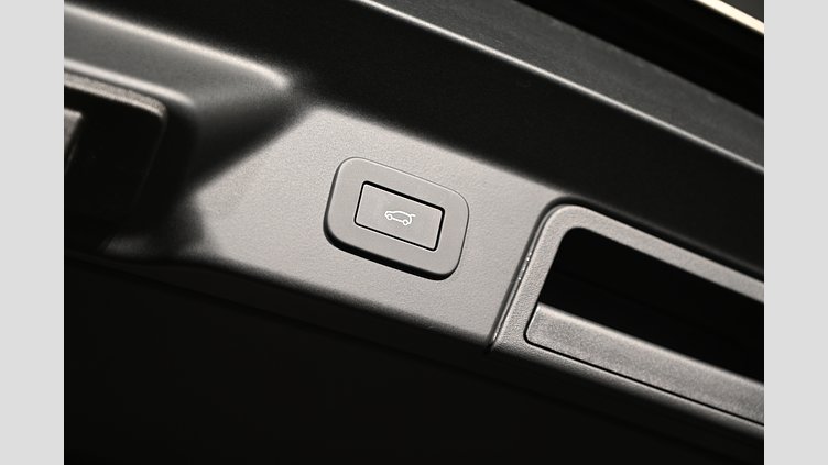 2025 Ny Land Rover Range Rover Velar Batumi Gold (guld färg) P400e Bensin Plug-in Elhybrid P400e Dynamic SE