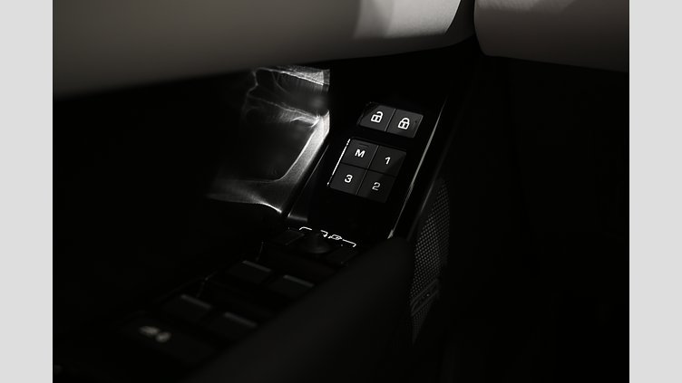 2025 Ny Land Rover Range Rover Velar Batumi Gold (guld färg) P400e Bensin Plug-in Elhybrid P400e Dynamic SE