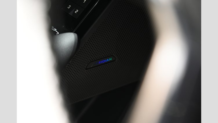 2025 Ny Land Rover Range Rover Velar Batumi Gold (guld färg) P400e Bensin Plug-in Elhybrid P400e Dynamic SE