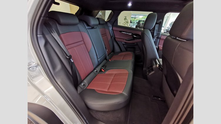 2024 認定中古車 Land Rover Range Rover Evoque ソウルパールシルバー プラグインハイブリッド（ガソリン） Standard Wheelbase DYNAMIC HSE
