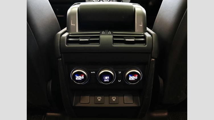 2024 認定中古車 Land Rover Defender 130 セドナレッド D300 AWD（AT） X-DYNAMIC HSE