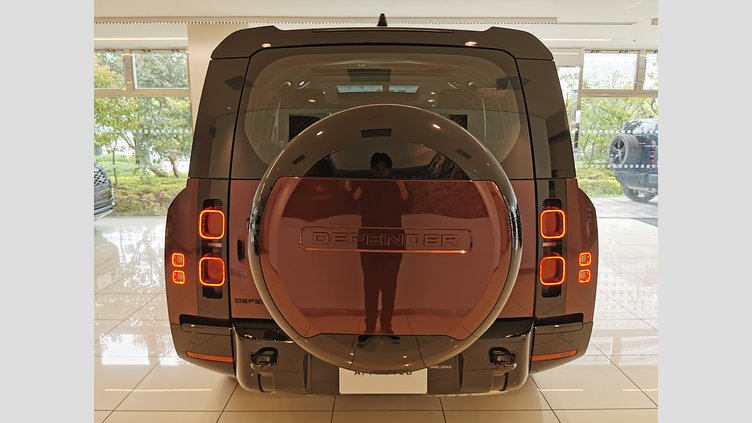 2024 認定中古車 Land Rover Defender 130 セドナレッド D300 AWD（AT） X-DYNAMIC HSE