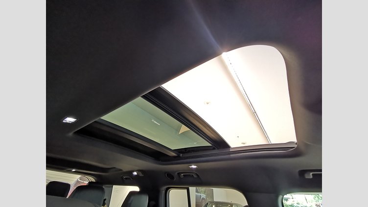 2024 認定中古車 Land Rover Defender 130 セドナレッド D300 AWD（AT） X-DYNAMIC HSE