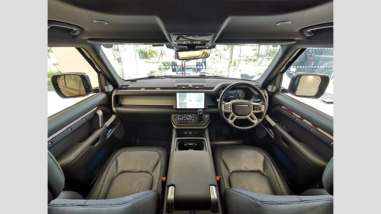 2024 認定中古車 Land Rover Defender 130 セドナレッド D300 AWD（AT） X-DYNAMIC HSE