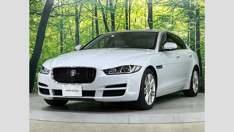 2017 認定中古車 Jaguar XE Yulong White ディーゼル プレステージ