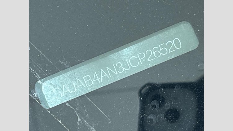 2017 認定中古車 Jaguar XE Yulong White ディーゼル プレステージ