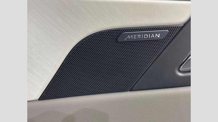 2017 認定中古車 Jaguar XE Yulong White ディーゼル プレステージ