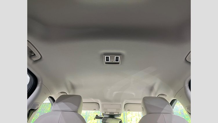 2017 認定中古車 Jaguar XE Yulong White ディーゼル プレステージ