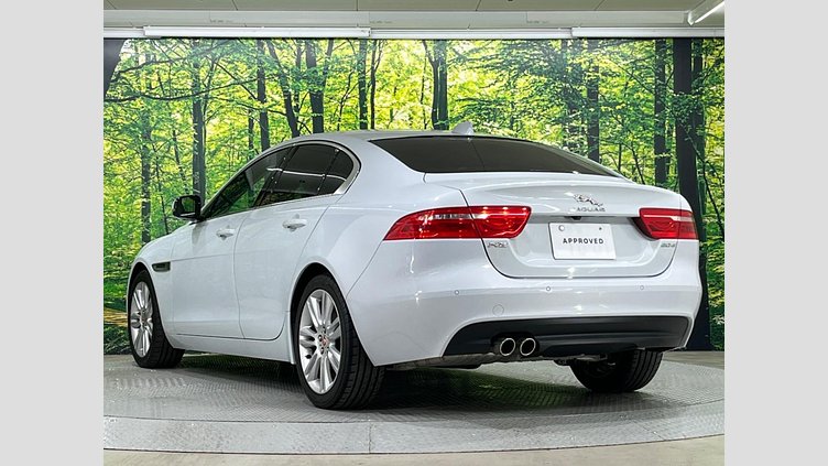 2017 認定中古車 Jaguar XE Yulong White ディーゼル プレステージ