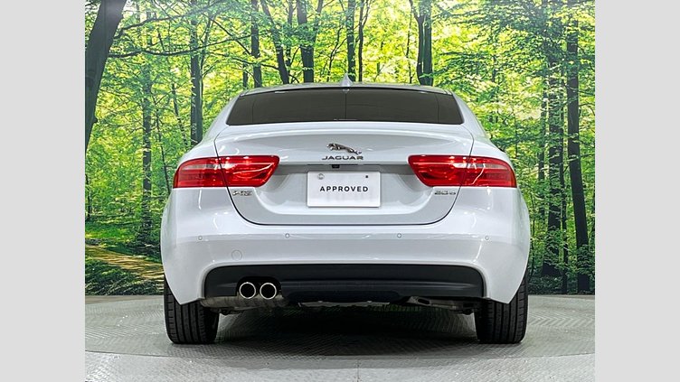 2017 認定中古車 Jaguar XE Yulong White ディーゼル プレステージ