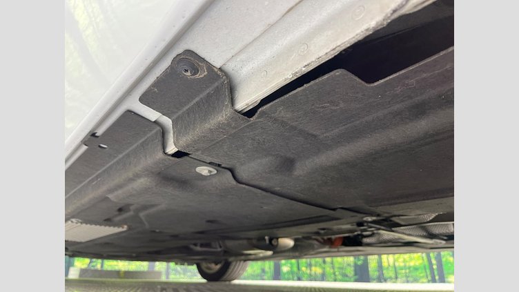 2017 認定中古車 Jaguar XE Yulong White ディーゼル プレステージ