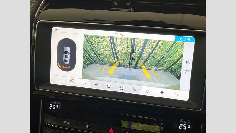 2017 認定中古車 Jaguar XE Fuji White ガソリン プレステージ