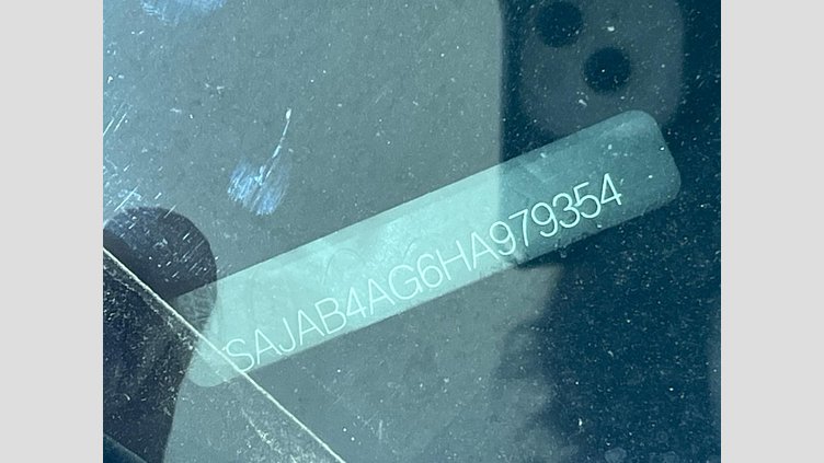 2017 認定中古車 Jaguar XE Fuji White ガソリン プレステージ