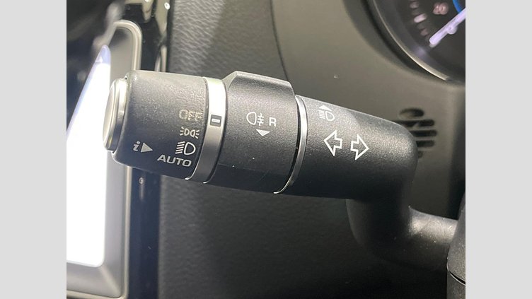 2017 認定中古車 Jaguar XE Fuji White ガソリン プレステージ