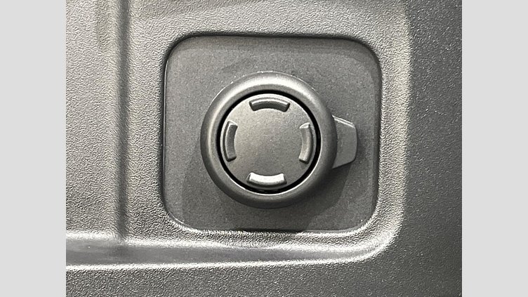 2023 認定中古車 Land Rover Defender 110 フジホワイト D300 AWD（AT） S