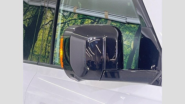 2023 認定中古車 Land Rover Defender 110 フジホワイト D300 AWD（AT） S