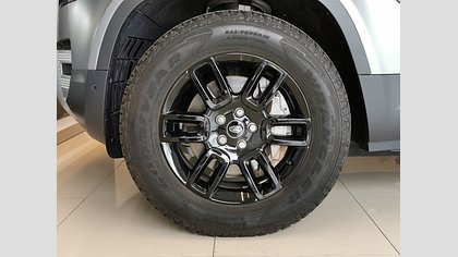 Defender 110 8