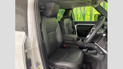 Defender 110 84