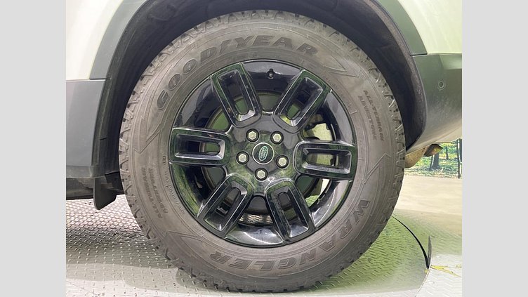 2023 認定中古車 Land Rover Defender 110 フジホワイト D300 AWD（AT） S