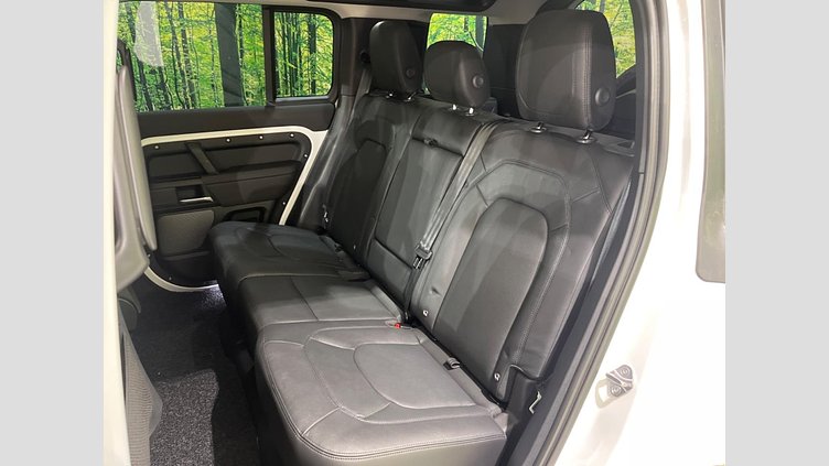 2023 認定中古車 Land Rover Defender 110 フジホワイト D300 AWD（AT） S
