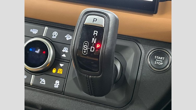 2023 認定中古車 Land Rover Defender 110 サントリーニブラック D300 AWD（AT） X