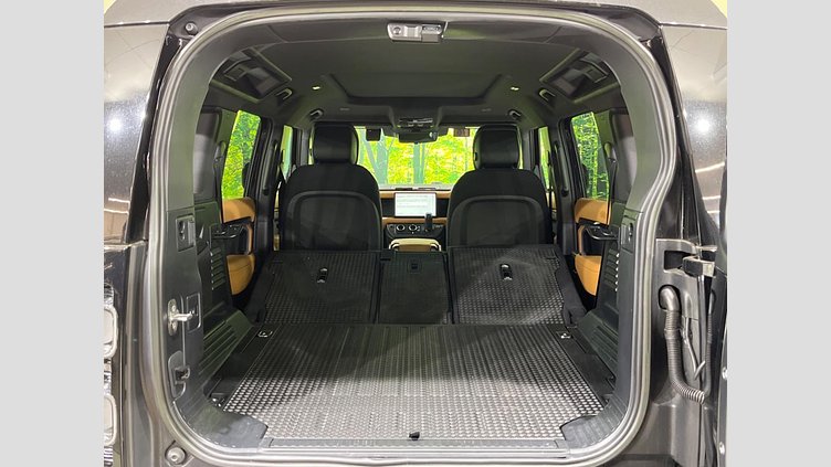 2023 認定中古車 Land Rover Defender 110 サントリーニブラック D300 AWD（AT） X