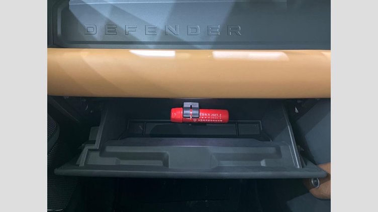 2023 認定中古車 Land Rover Defender 110 サントリーニブラック D300 AWD（AT） X