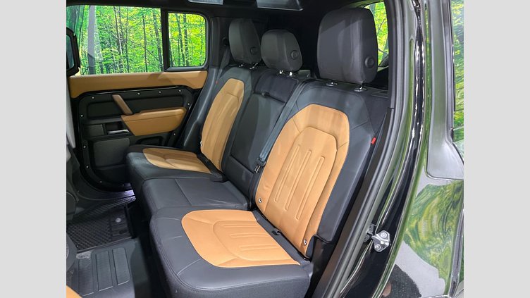 2023 認定中古車 Land Rover Defender 110 サントリーニブラック D300 AWD（AT） X