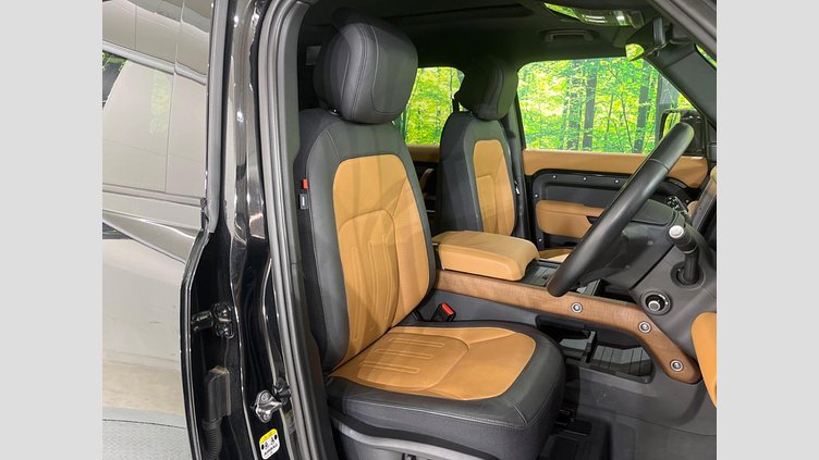 2023 認定中古車 Land Rover Defender 110 サントリーニブラック D300 AWD（AT） X