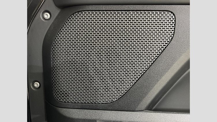 2023 認定中古車 Land Rover Defender 110 サントリーニブラック D300 AWD（AT） X