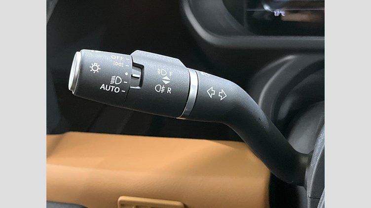 2023 認定中古車 Land Rover Defender 110 サントリーニブラック D300 AWD（AT） X