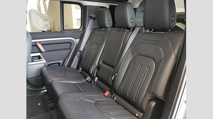 Defender 110 4