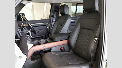 Defender 110 3