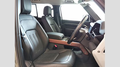 Defender 110 2