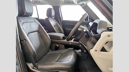 Defender 110 3