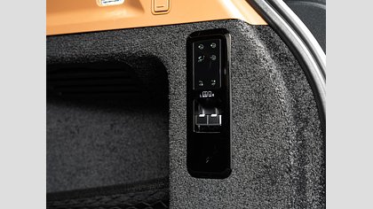 Range Rover 22