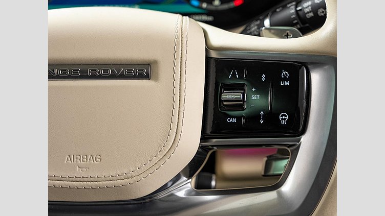 2024 認定中古車 Land Rover Range Rover オストゥーニパールホワイト（お取り扱いの有無については正規ディーラーにお問い合わせください） D300 AWD MHEV（AT） スタンダードホイールベース HSE
