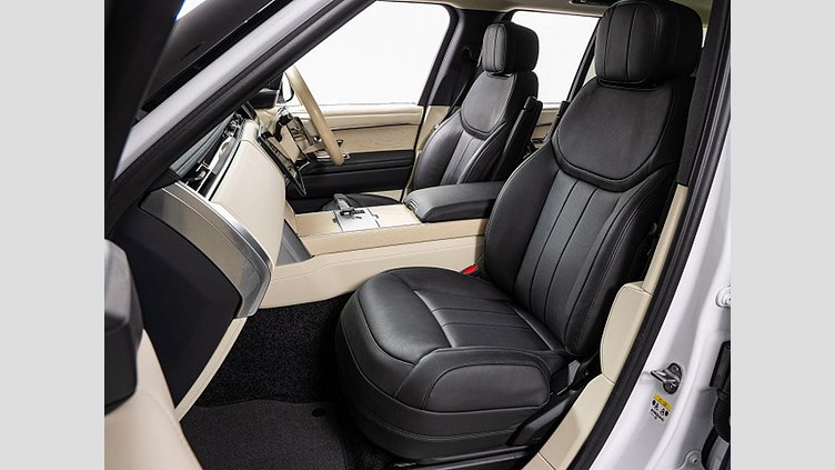 2024 認定中古車 Land Rover Range Rover オストゥーニパールホワイト（お取り扱いの有無については正規ディーラーにお問い合わせください） D300 AWD MHEV（AT） スタンダードホイールベース HSE