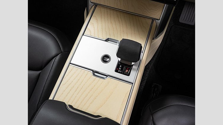 2024 認定中古車 Land Rover Range Rover オストゥーニパールホワイト（お取り扱いの有無については正規ディーラーにお問い合わせください） D300 AWD MHEV（AT） スタンダードホイールベース HSE